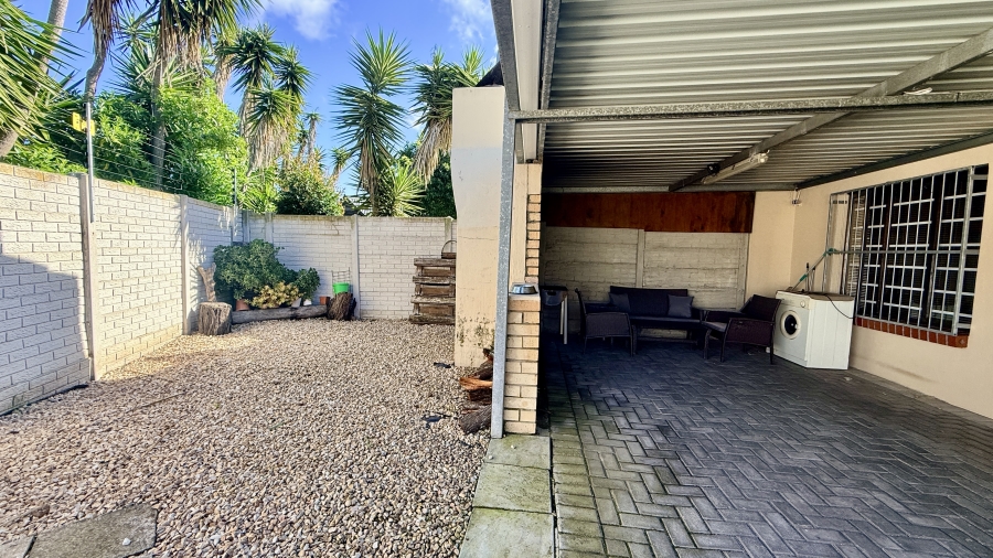 2 Bedroom Property for Sale in Sherwood Eastern Cape